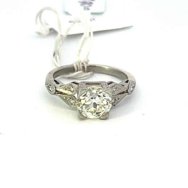 Vintage 1920's Art Deco Platinum ring with 1.81 ct Old European Cut diamond