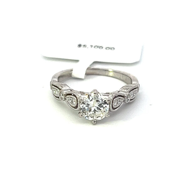 Stunningly bright, Round Brilliant Diamond! Vintage look.