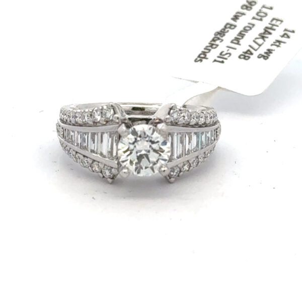 14 kt white gold modern Engagement Ring with a 1.01 ct Round Cut Diamond w/ Baguette Accents
