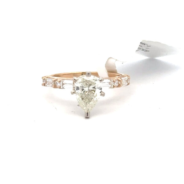 14 kt yellow gold Pear Shaped Diamond Engagement Ring