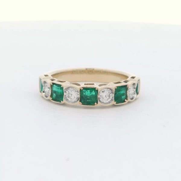 14K YG Emerald & Diamond Band (1.20 cttw) LCE2424_EME-301