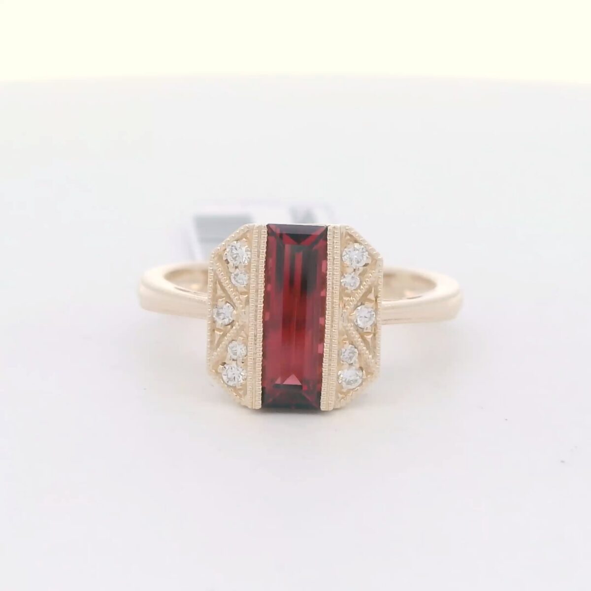 Ladies 14K Yellow Gold Garnet & Diamond Ring (1.25 cttw) AK-D5849