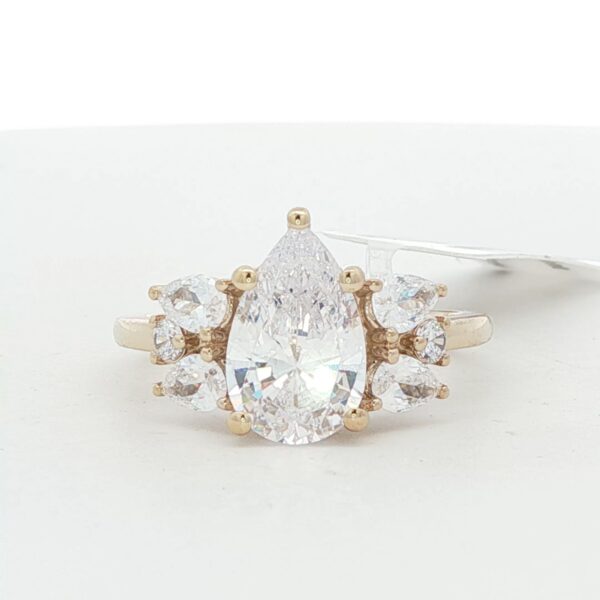 14K YG Pear Shaped Diamond Engagement Ring Mounting