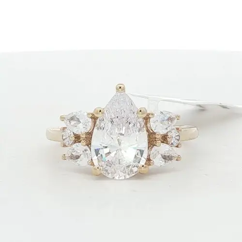 Ladies 14k Yellow Gold Pear Shaped Engagement Ring (Setting Only)